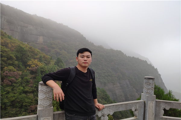 bf6bb90e047e47e6b094e24719551206.jpg 22杨启蒙.jpg