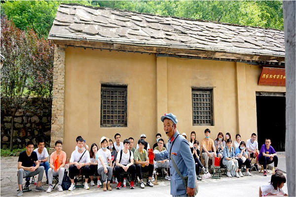 4ac3cac0a0184bc5906fb263af22a033.jpg 陈家坡老党员讲党史党课.jpg