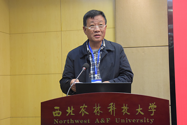 5e83462af2ad4196966a5a3133cdf71a.jpg 总裁判长任武成宣布竞赛结果.JPG