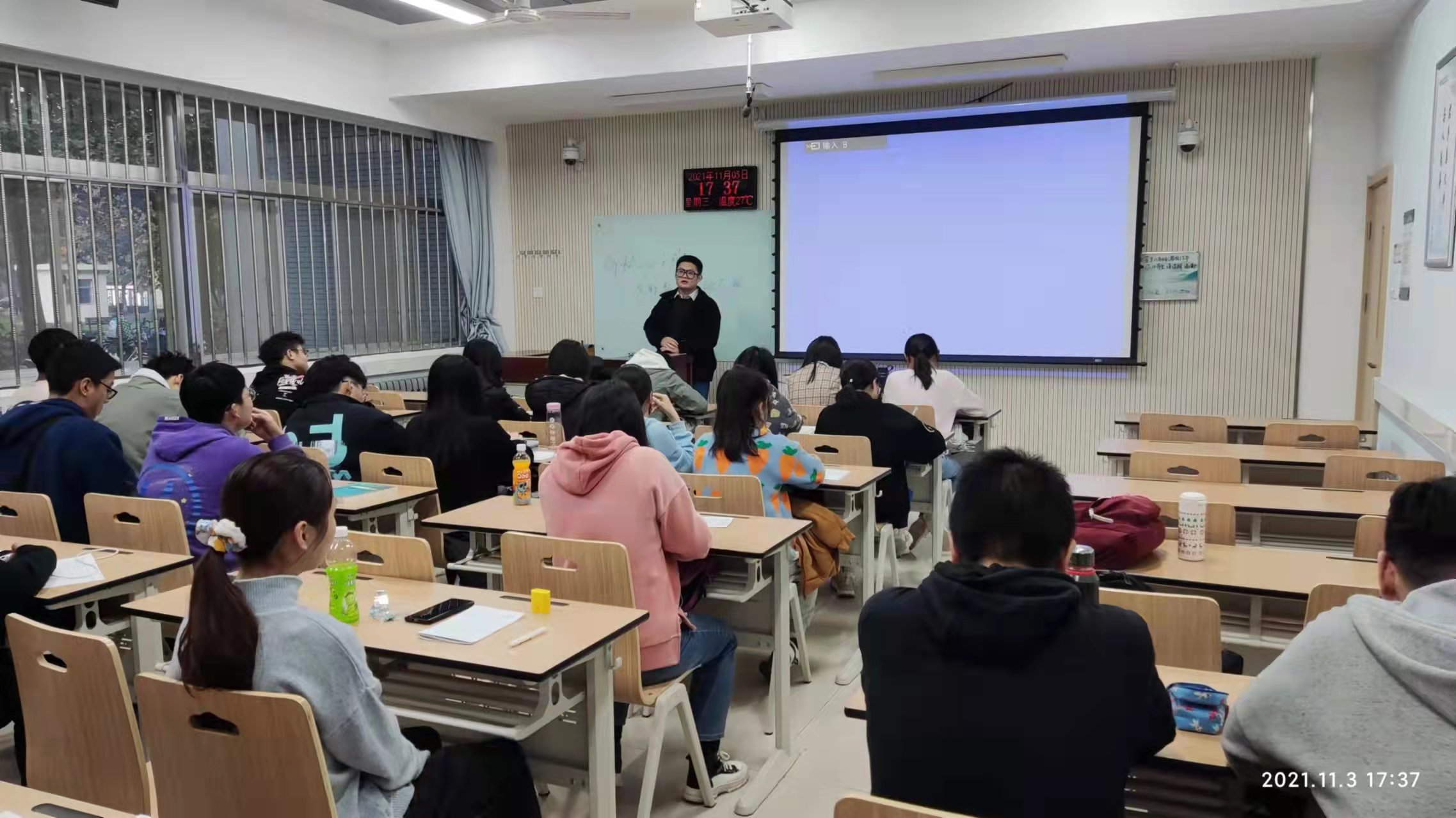 1a4bd8e7c3bc4b458339564831b84370.jpg 1a4bd8e7c3bc4b458339564831b84370.jpg