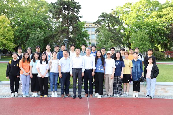 0cabe9e755a741e092a874ea851a7833.jpg 合影.jpg