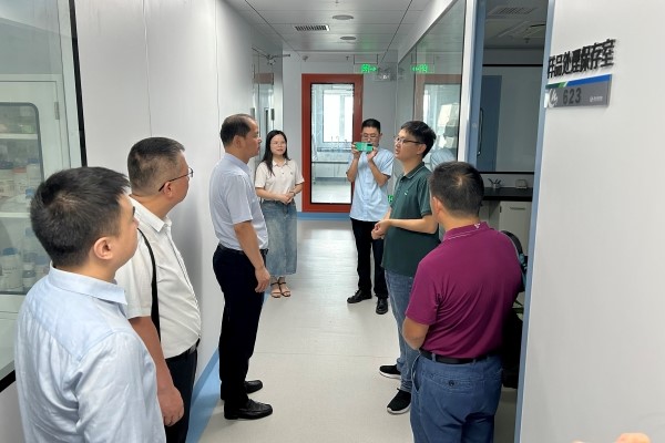 4341d54fb1504516940310dbf98e1524.jpg 3-参观海大集团研究院.jpg