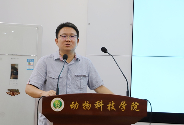 c849a5ded60a414eb3826a4b196bf550.jpg 何勇.jpg