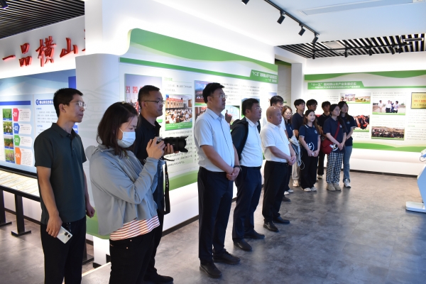 ca2b7f020155483c85b7ef7c3690e9f8.jpg 图片八 羊文化博物馆参观.JPG