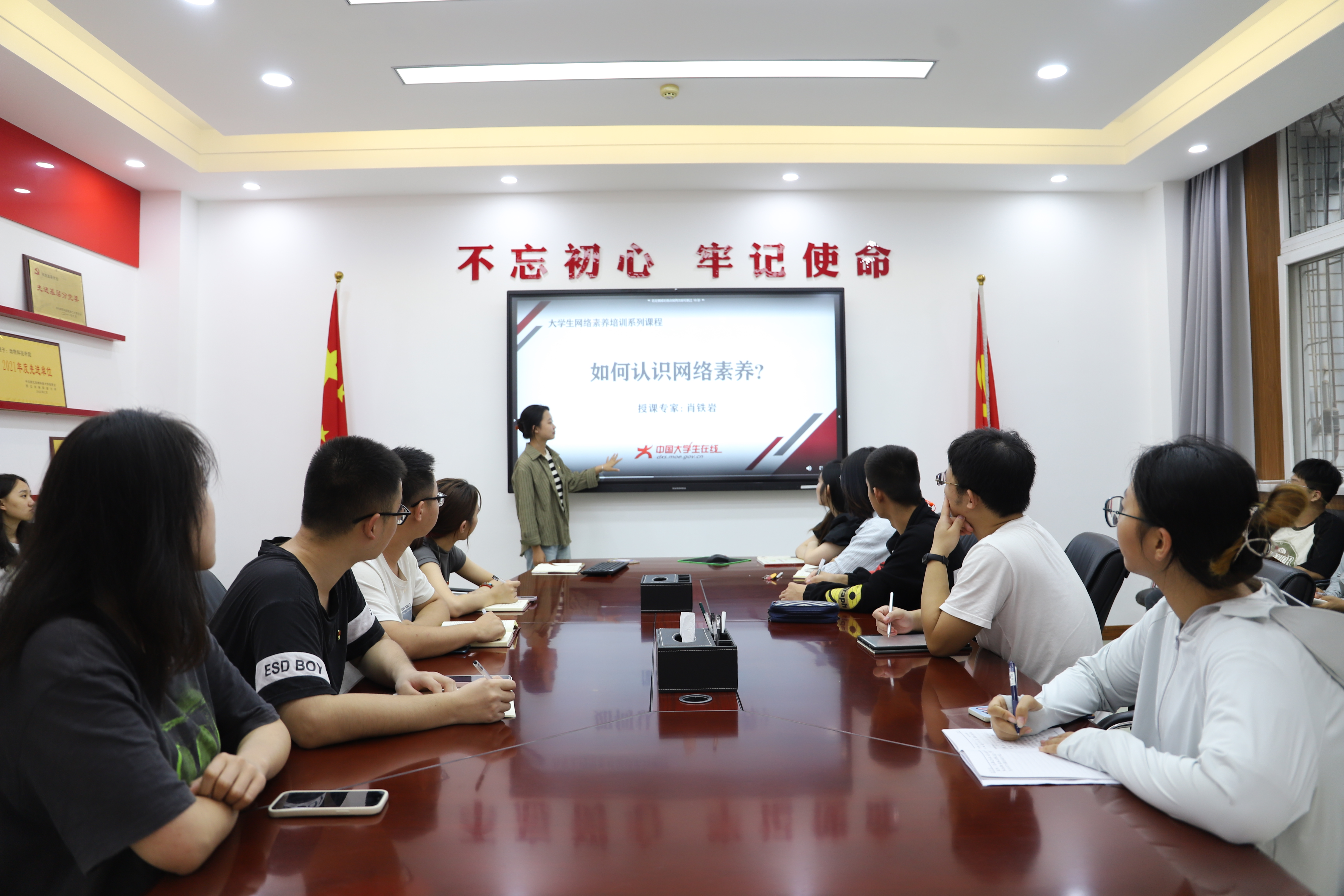 000c1417deaf4b8f9e4322b226f6c2c3.jpg 000c1417deaf4b8f9e4322b226f6c2c3.jpg