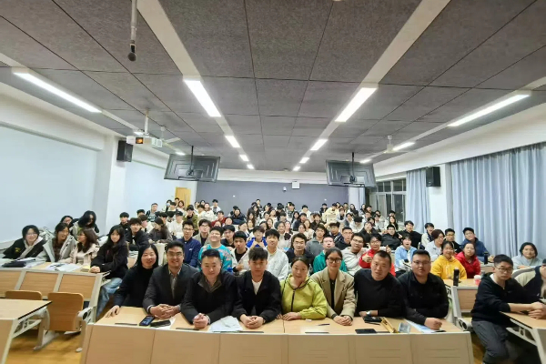 活动合影.jpg
